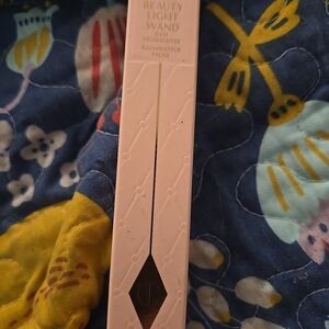 Brand New Charlotte Tilbury Pillow Talk Beauty Light Wand Easy Highlighter